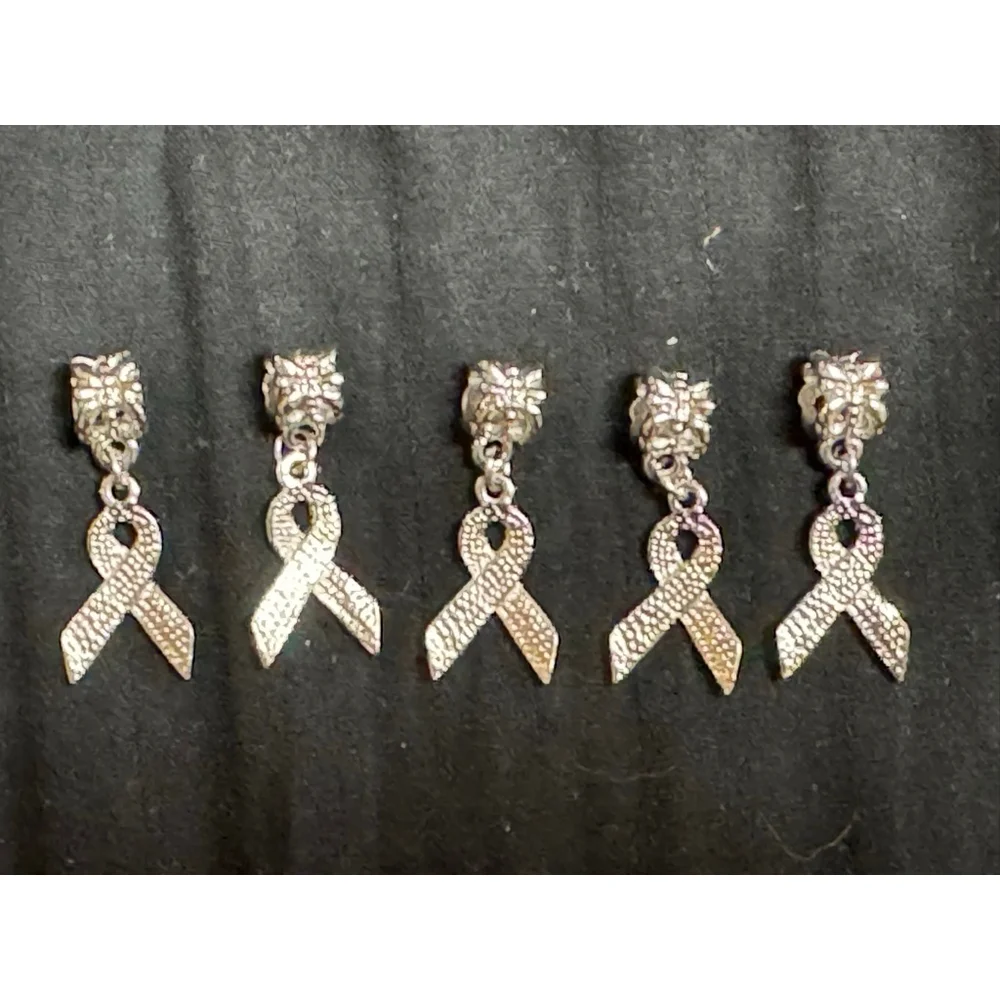 Set of 5 RED SURVIVOR AWARENESS RIBBON - HIV/AIDS - BLOOD CANCER - HEART DISEASE